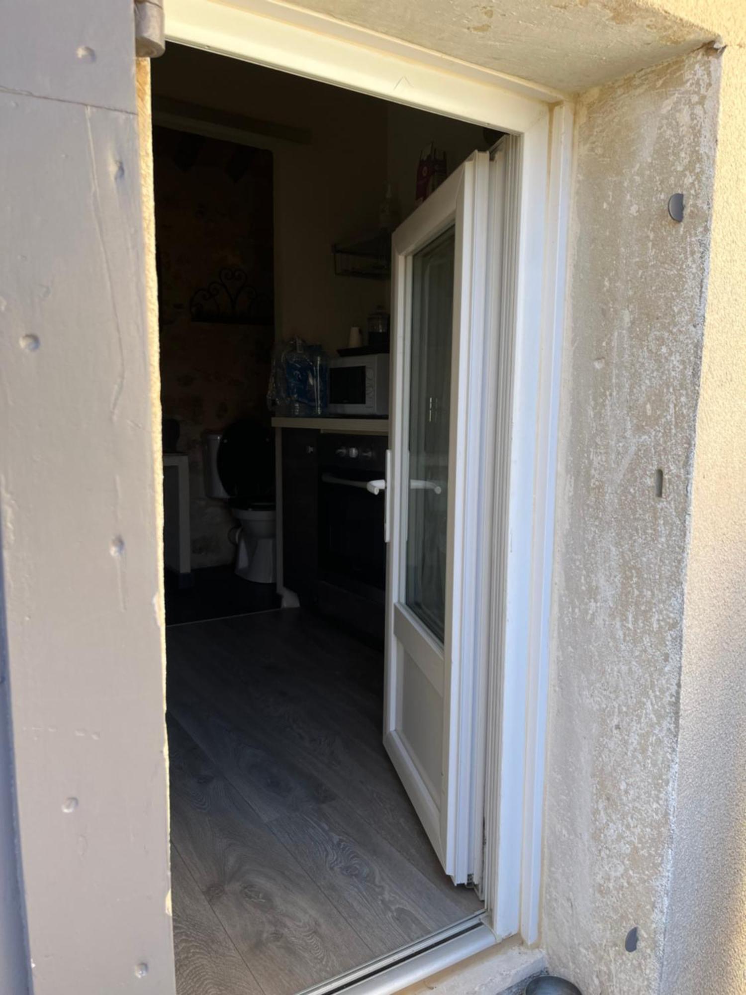 Petit Studio Le Pigeonnier A 5 Mn De Lourmarin Puyvert Dış mekan fotoğraf