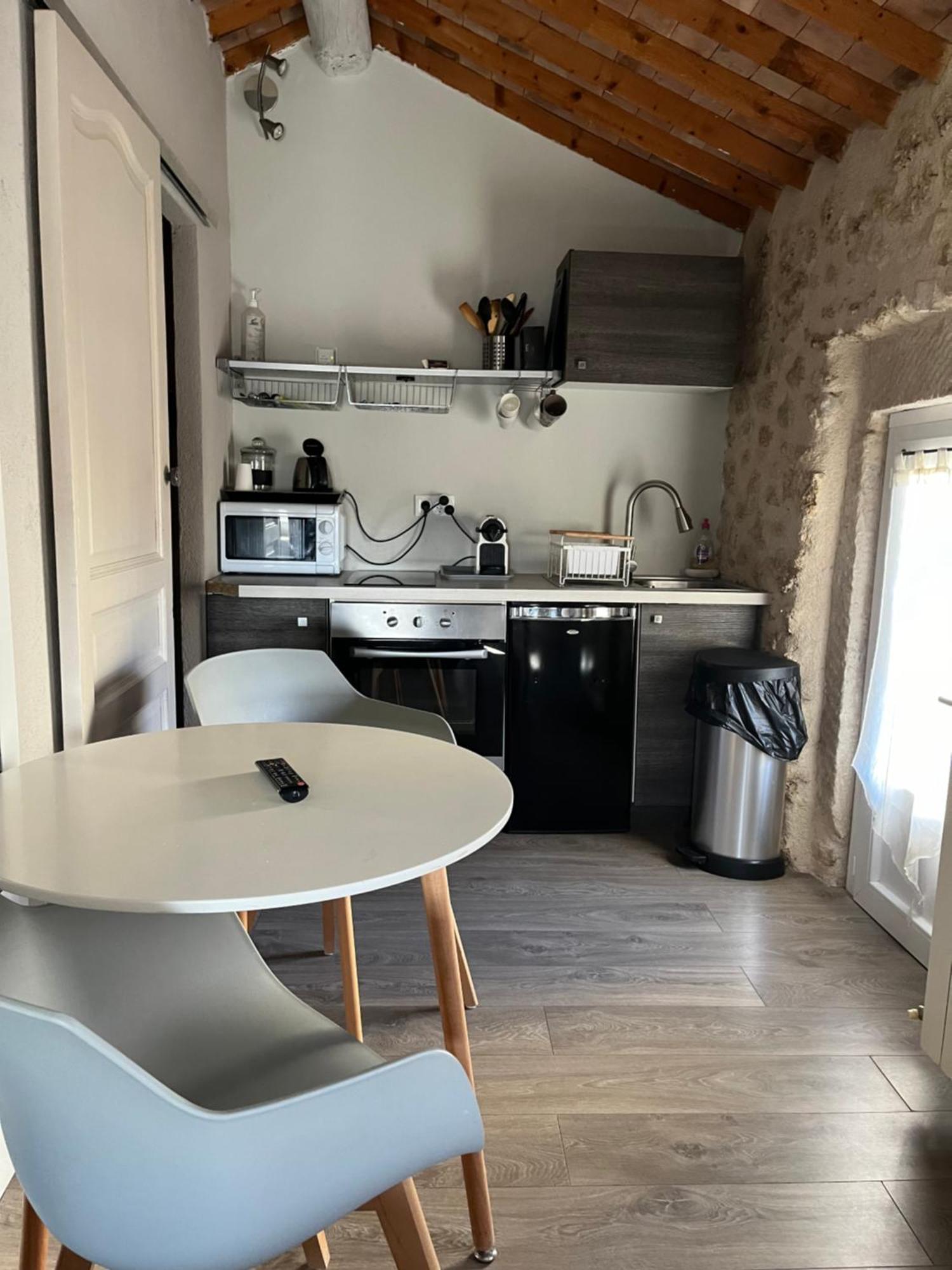 Petit Studio Le Pigeonnier A 5 Mn De Lourmarin Puyvert Dış mekan fotoğraf
